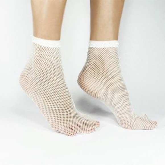 Accessories - ❣️3/$15❣️ Sheer Fishnet Crew Sock